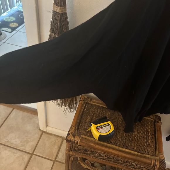 Black soft sweater with small gold beads - Picture 5 of 5